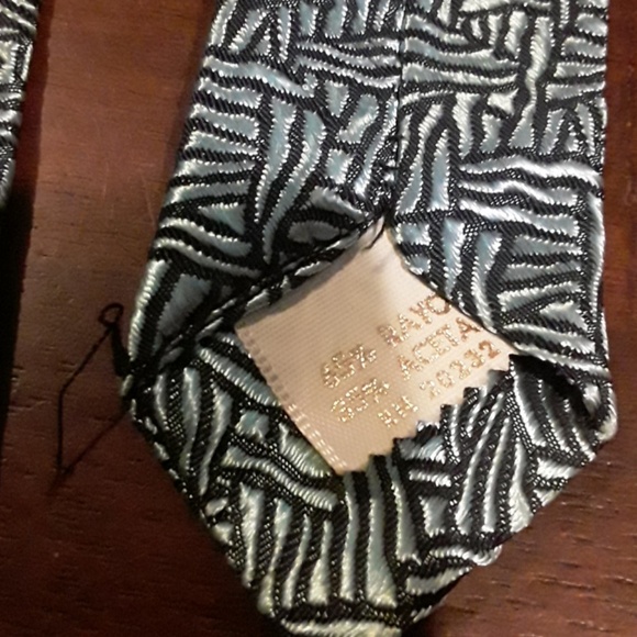 MEN'S NECKTIE   65% RAYON 35 % ACETATE - Picture 4 of 4